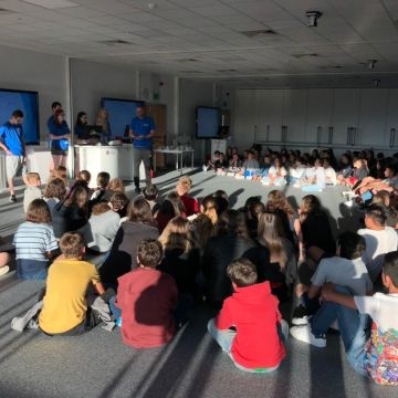 Друзі з різних куточків світу.